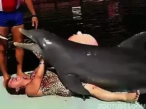 zolofia golfinho comendo mulher