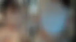 Mujer casada se revuelca sobre la polla de su perro